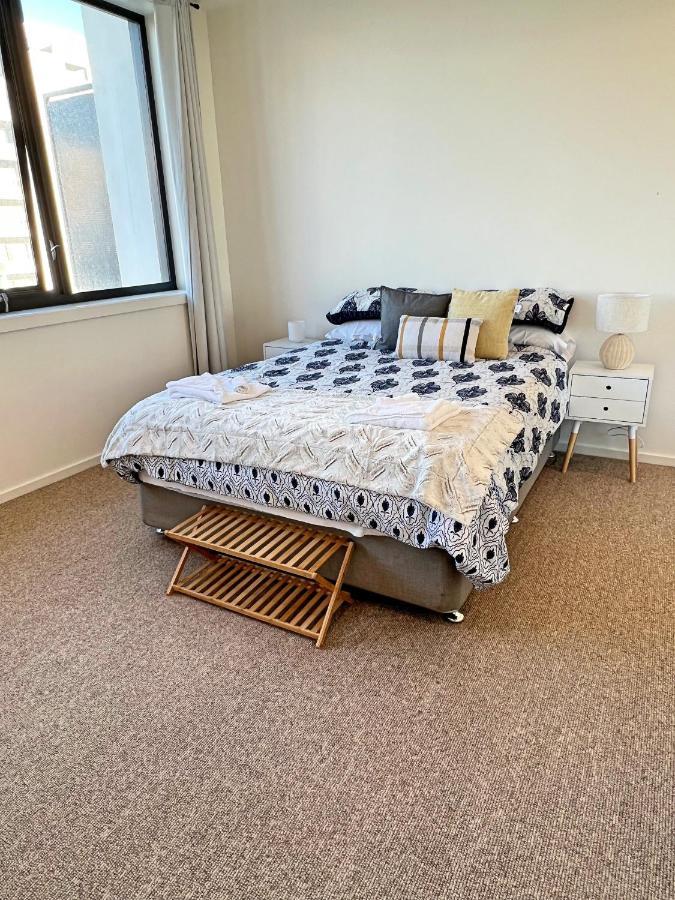 Industrial Yet Modern, 1Bd 1Bth Apt - Woden Phillip Ngoại thất bức ảnh