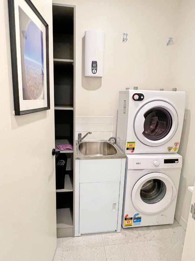 Industrial Yet Modern, 1Bd 1Bth Apt - Woden Phillip Ngoại thất bức ảnh