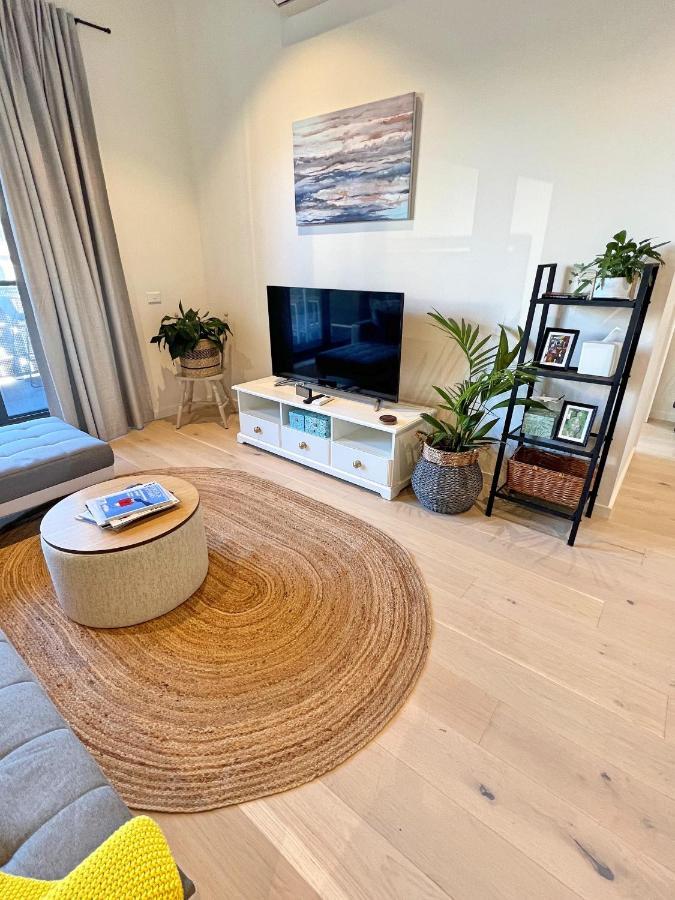 Industrial Yet Modern, 1Bd 1Bth Apt - Woden Phillip Ngoại thất bức ảnh